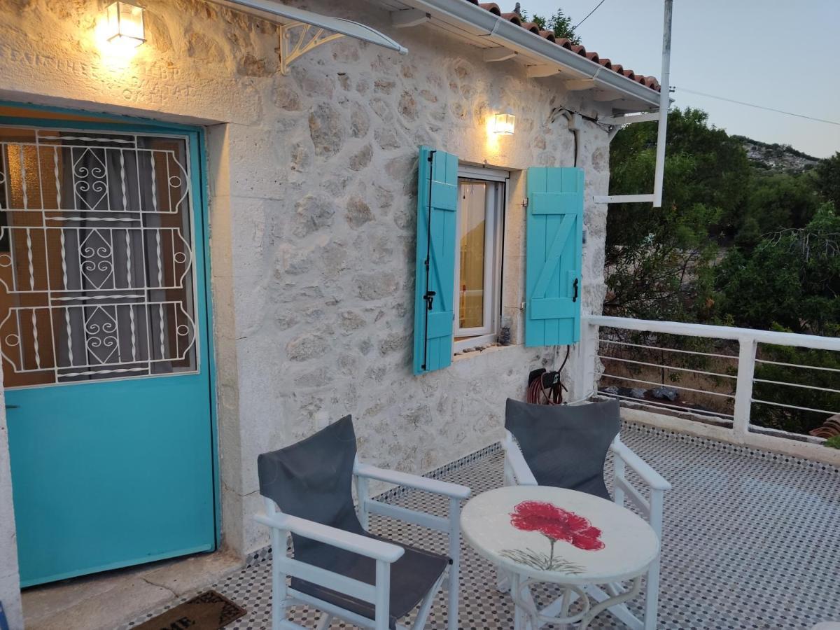 Stathis Guesthouse Fternon Exterior photo